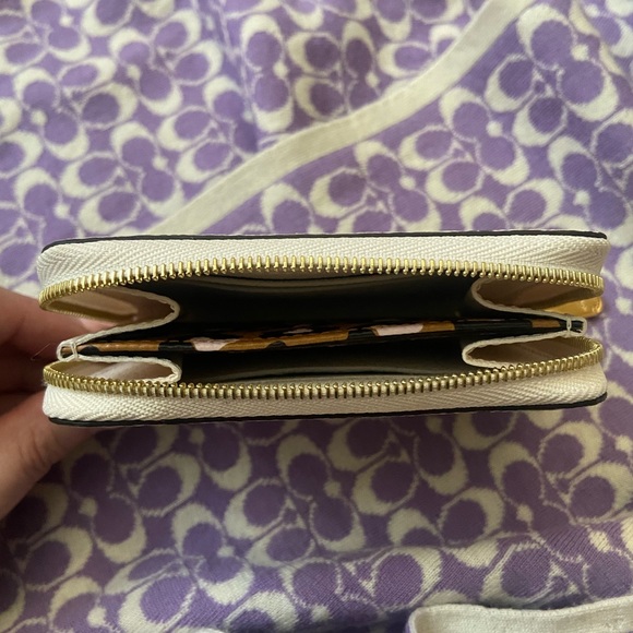 Louis Vuitton Wild At Heart Zippy Wallet - Picture 7 of 12